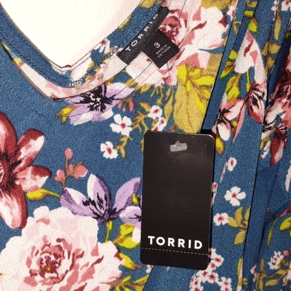 Torrid V-Neck Cut-Out Cold Shoulder Floral Top 3XL Navy - Picture 9 of 12